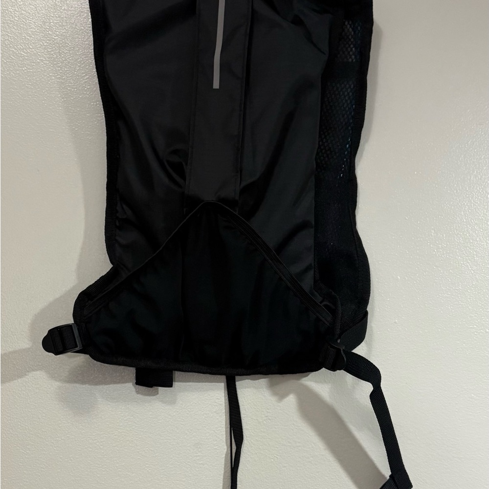 Crane Hydration Backpack - Picture 9 of 9